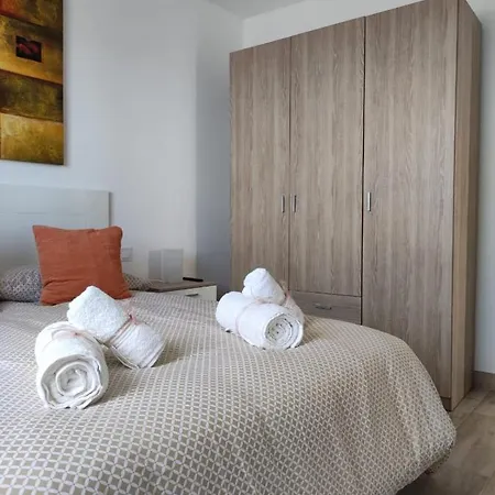 Casa Piramide 3. Terraza Wifi Y Parking Privado بيت للعطل *