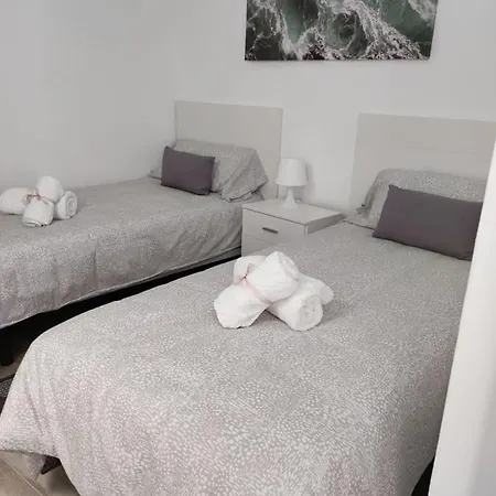 Casa Piramide 3. Terraza Wifi Y Parking Privado 이코드레로스비노스
