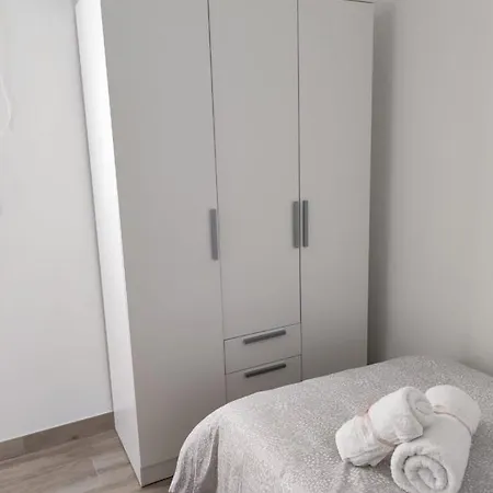 Casa Piramide 3. Terraza Wifi Y Parking Privado Holiday home *