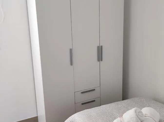 Casa Piramide 3. Terraza Wifi Y Parking Privado بيت للعطل *